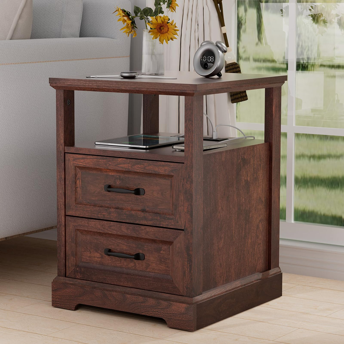18'' Wood Nightstand with Charging Station N932104